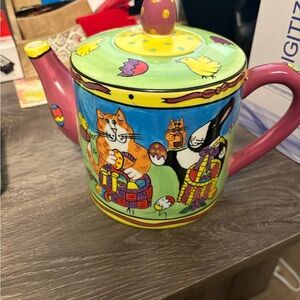 Colorful Cat-Themed Teapot